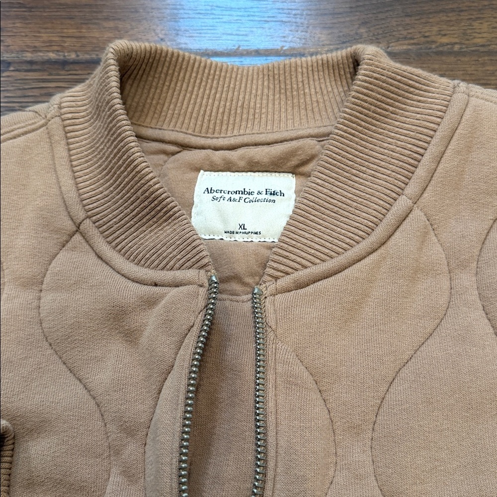 ABERCROMBIE BOMBER QUILTED JACKET - Picture 3 of 5